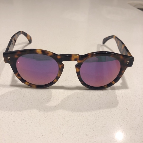 Illesteva Accessories - Illesteva purple tortoise shell Leonard sunglasses